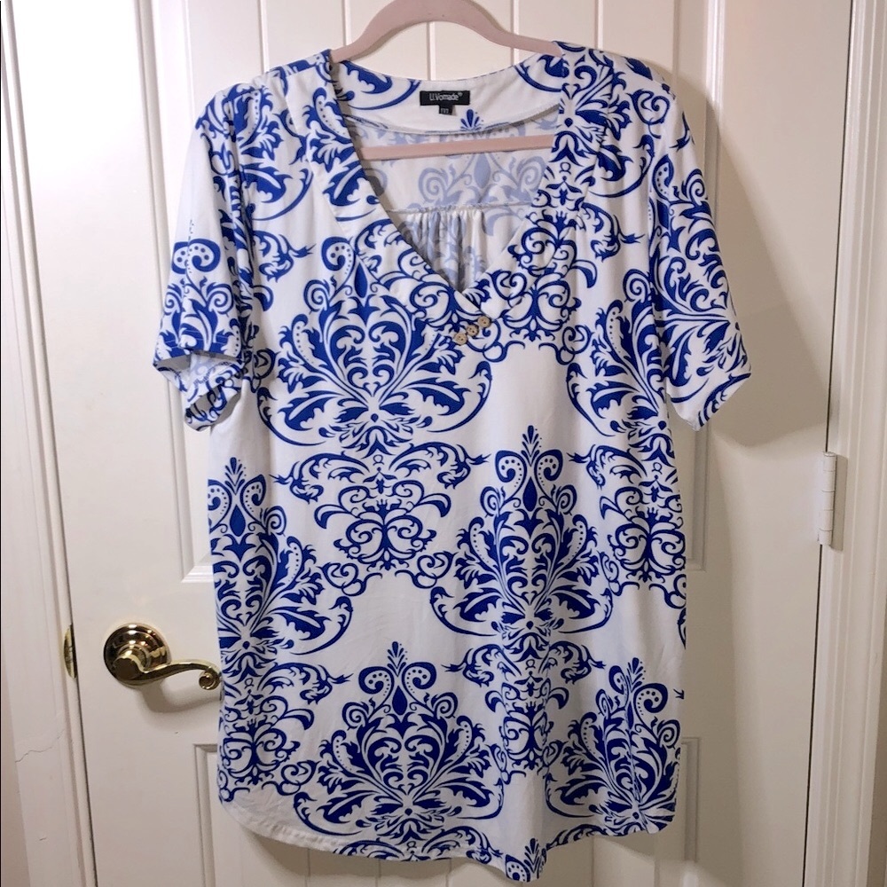 Chic Blue and White Tunic Top